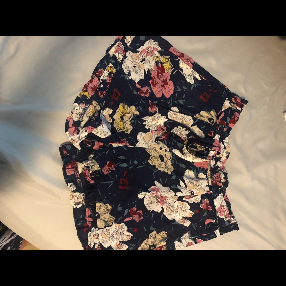 Navy, floral belted shorts
